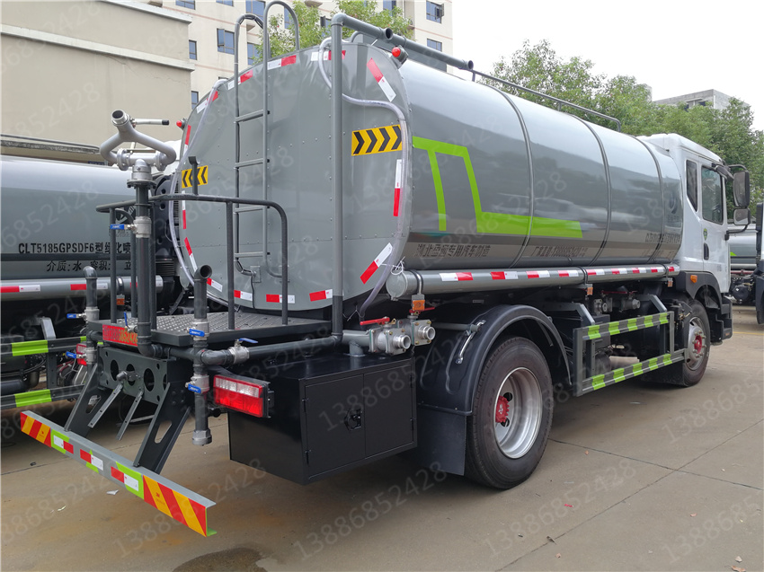 湖北盈通汽車5方掃路車