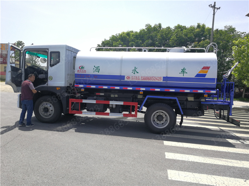 湖北盈通汽車廣西藍(lán)牌福田抑塵車價(jià)格