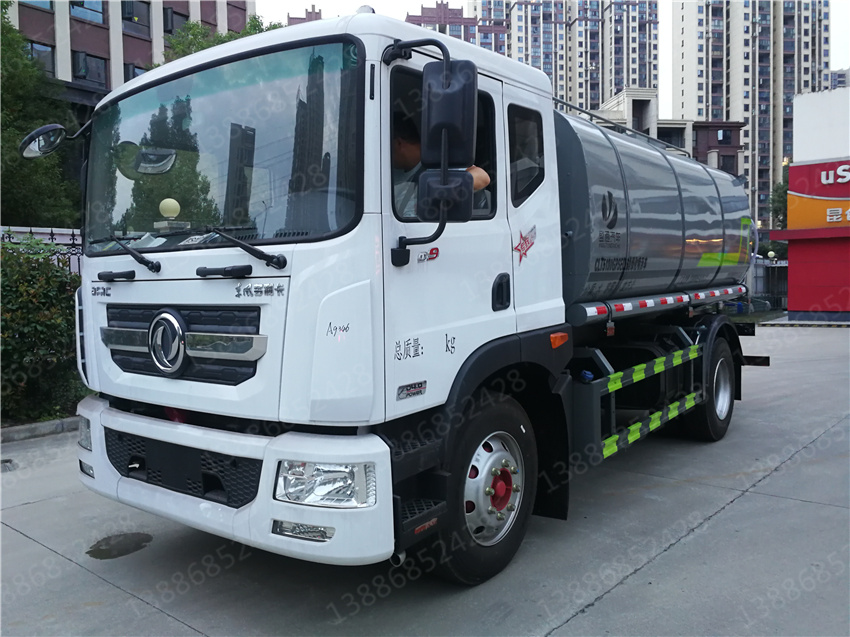 湖北盈通汽車藍(lán)牌3噸掃路車