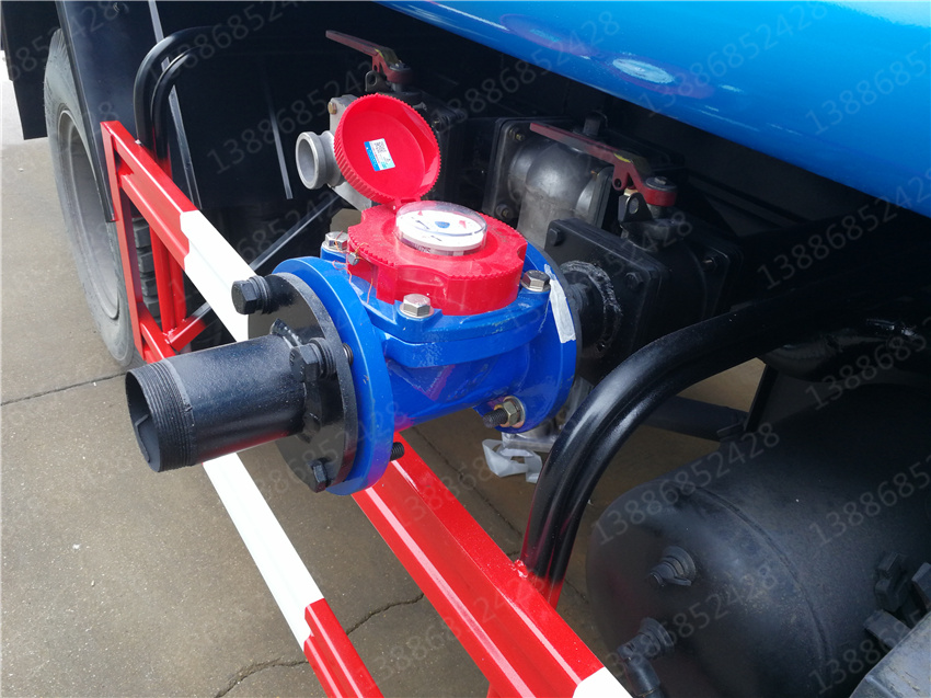 湖北盈通汽車福瑞卡洗掃車